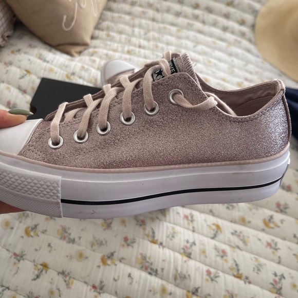 Converse Sneakers/ Glitter - Picture 7 of 7